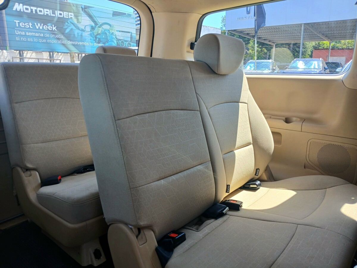 Hyundai H-1 Minibus 2.4 12 Pasajeros Extra Full Hyundai H-1 Minibus 2.4 12 Pasajeros Extra Full