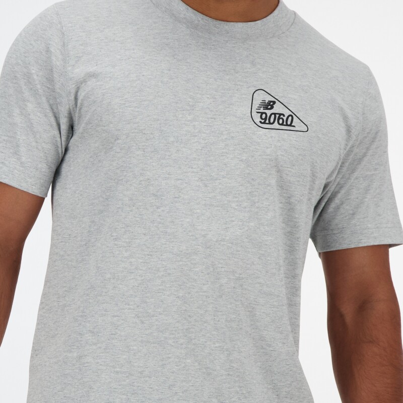 Remera New Balance de Hombre - 9060 Sketch - MT41940 ELD
