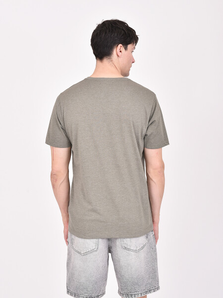 REMERA ESSENCE VERDE MILI