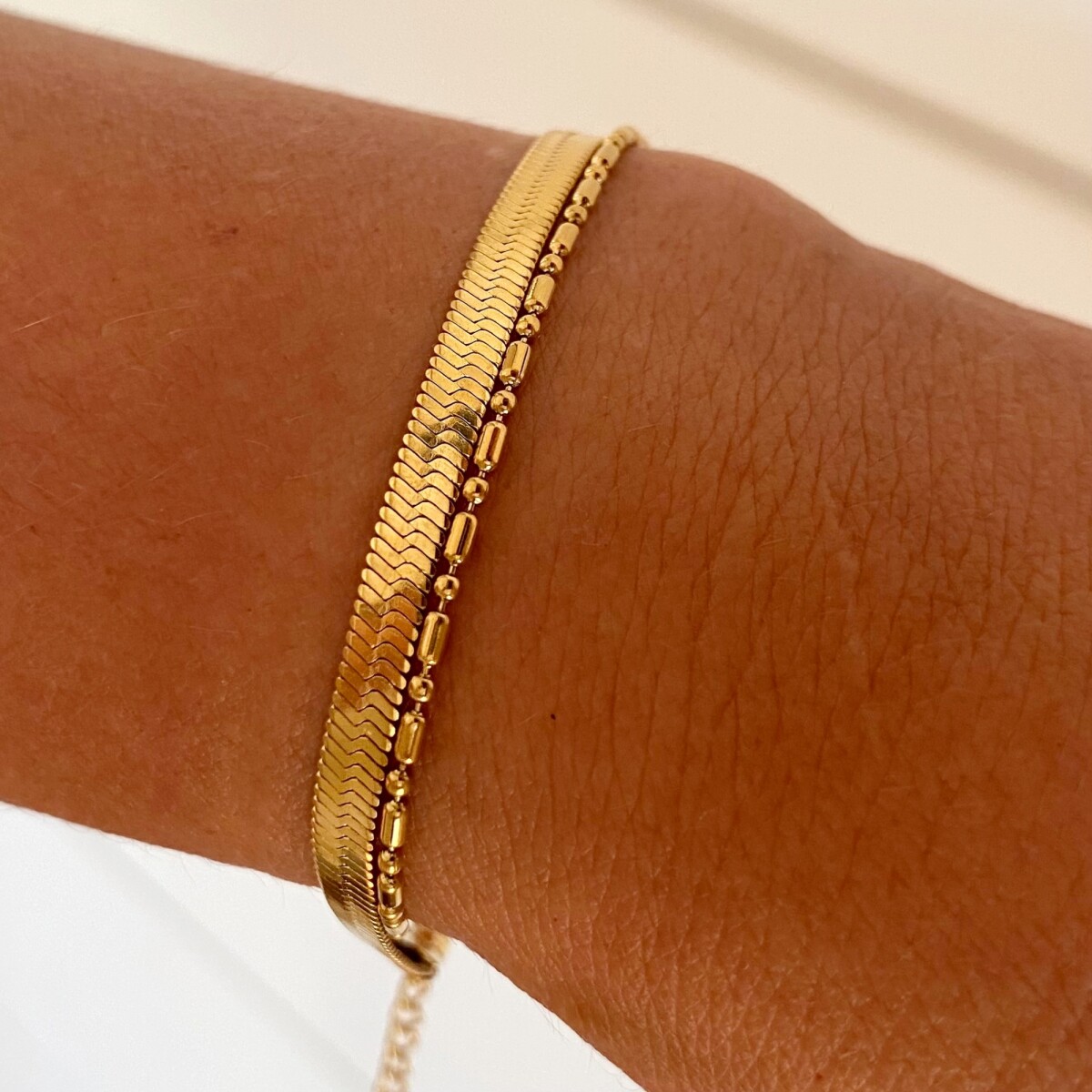 Pulsera ROMINA en acero dorado 