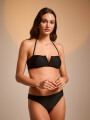 Vedetina Delto Negro