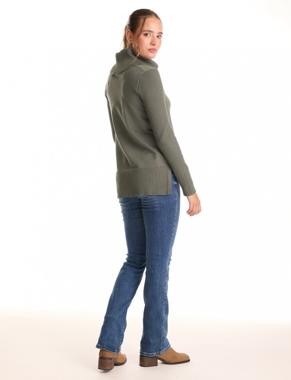 Buzo Cuello Volcado VERDE