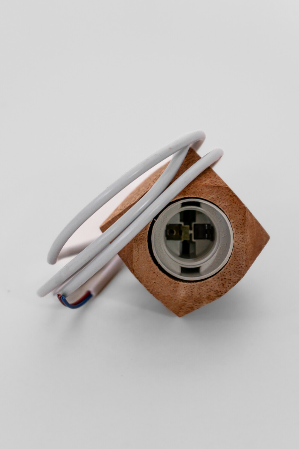 Lampara De Techo Rombos Cable 1m, Caja Pvc 8 Color Unico