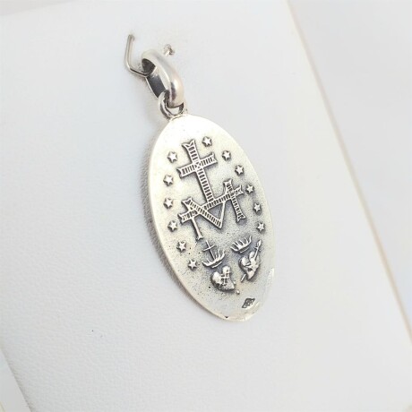 Medalla religiosa de plata 925, Virgen Milagrosa, medidas 30mm*19mm. Medalla religiosa de plata 925, Virgen Milagrosa, medidas 30mm*19mm.