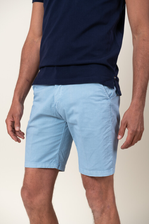 Bermuda Classic Fit Celeste