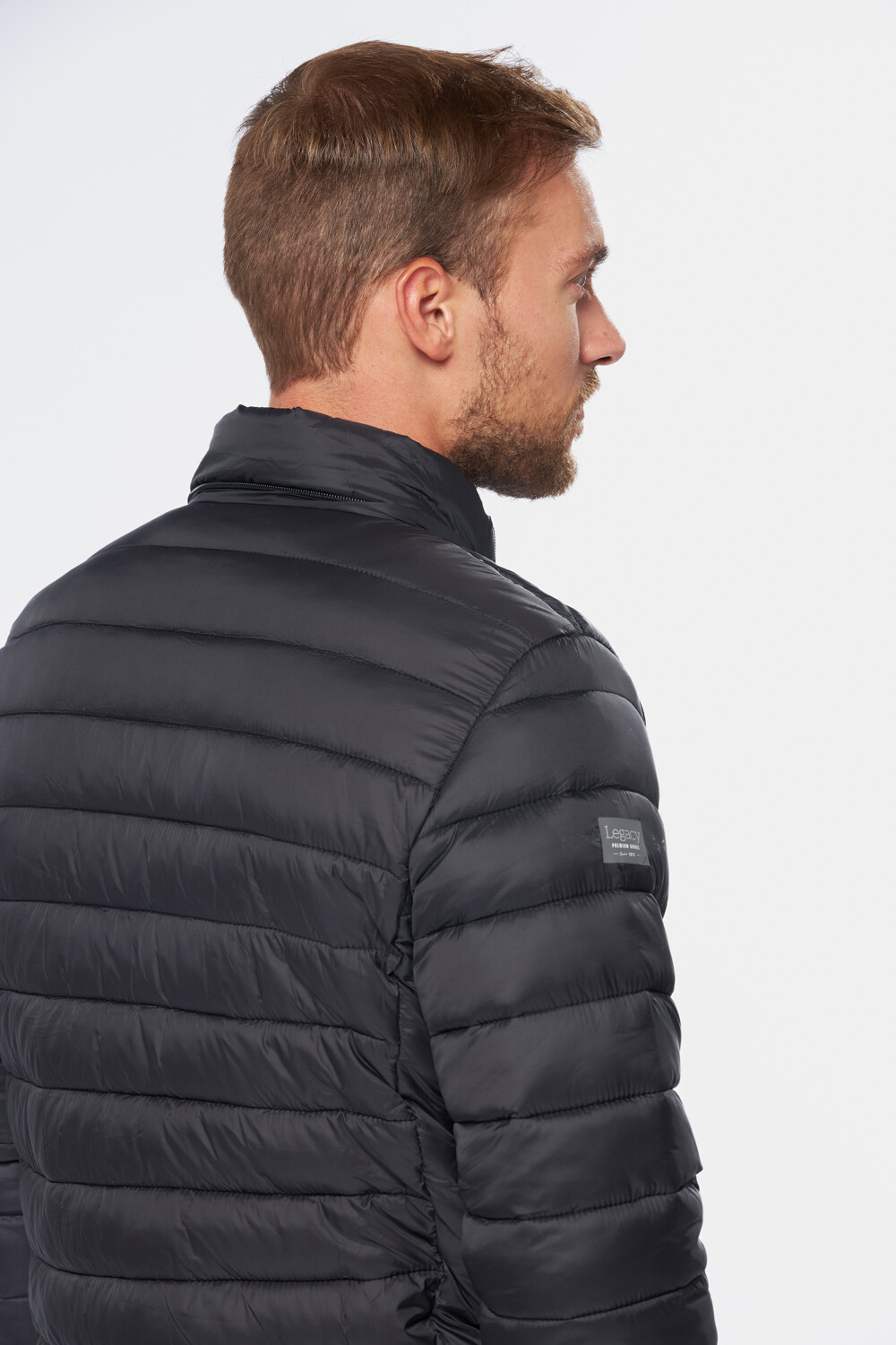 CAMPERA DE ABRIGO CAPITONEADA Negro