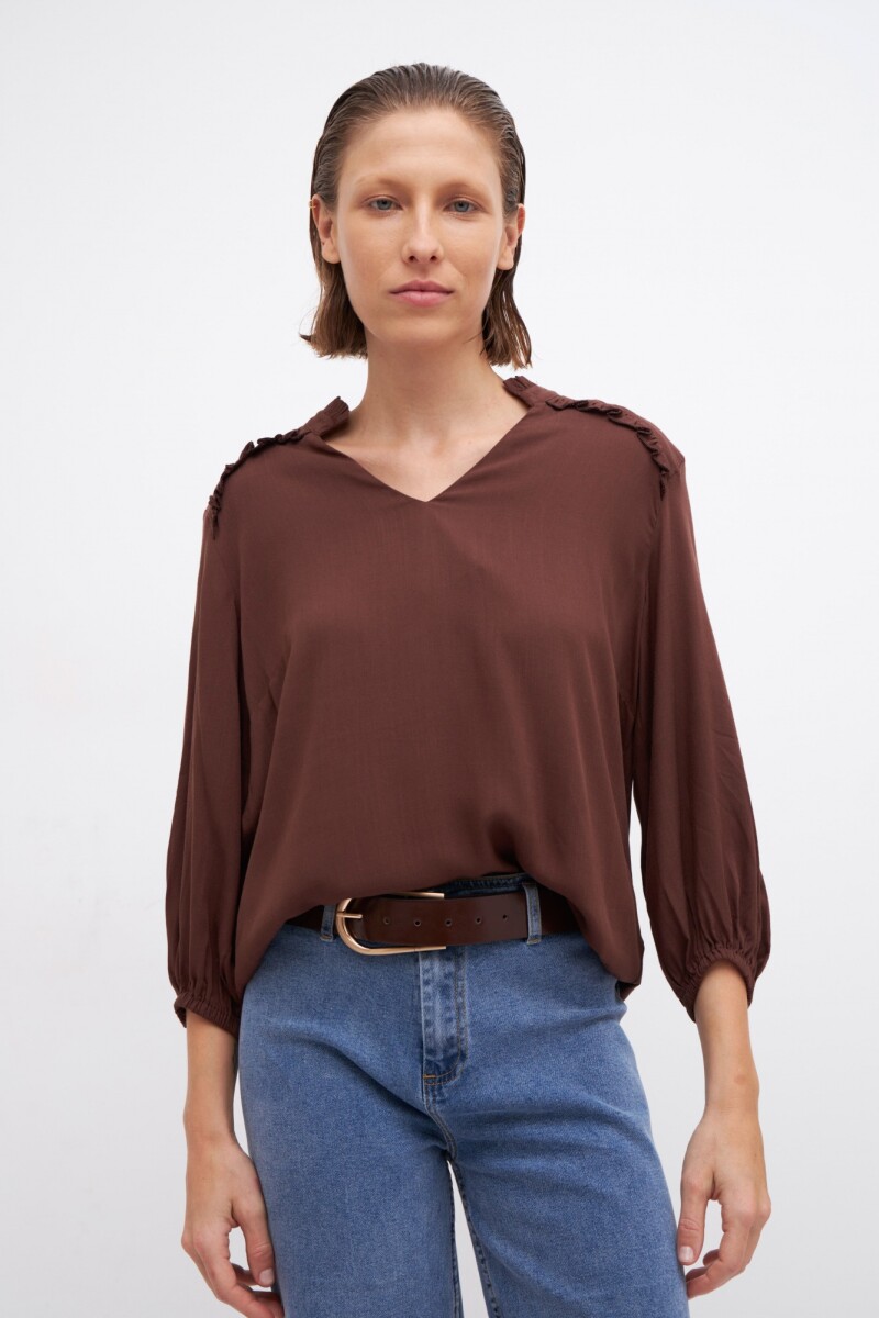 Blusa con volados chocolate