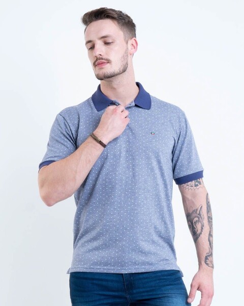 Polo celeste con azul U