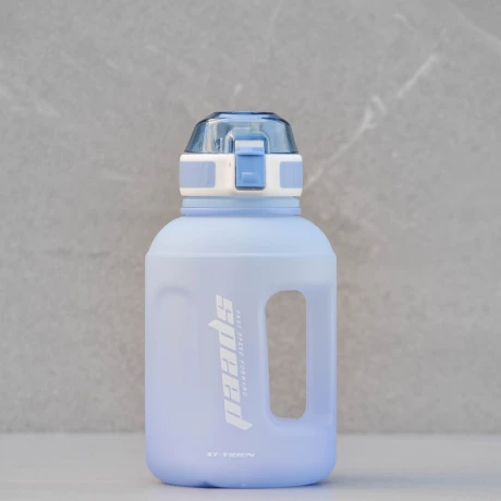 Botella Plástica Deportiva 2.2L Botella Plástica Deportiva 2.2L
