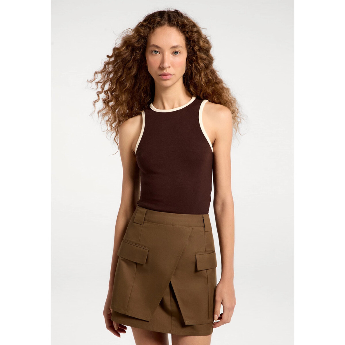 REGATA FEM - MARROM ESCURO 