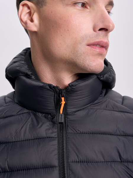 Campera capitoneada Negro