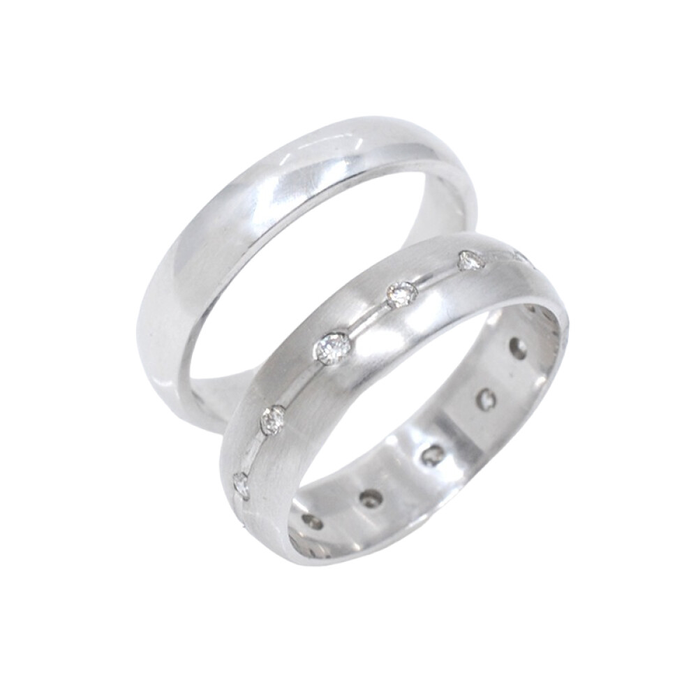 Par de alianzas oro 18k blanco. La alianza chica es con brillantes sin fin Par de alianzas oro 18k blanco. La alianza chica es con brillantes sin fin