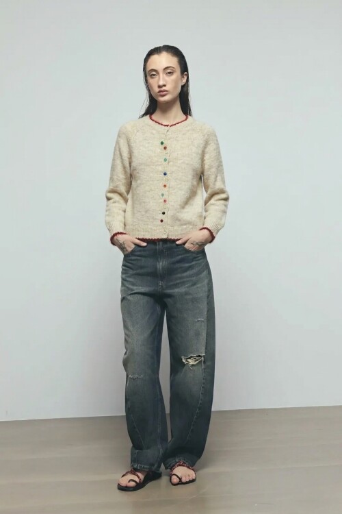 Cardigan con multi botones y pespuntes crudo