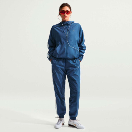 Campera Nike Sportswear Classic Wovens De Mujer Azul