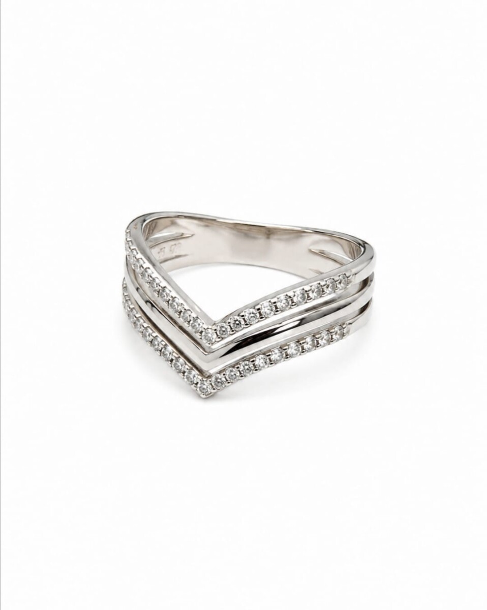 Anillo modelo triple valentino con zirconias 