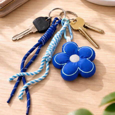 Llavero con Flor y Cuerdas Azul