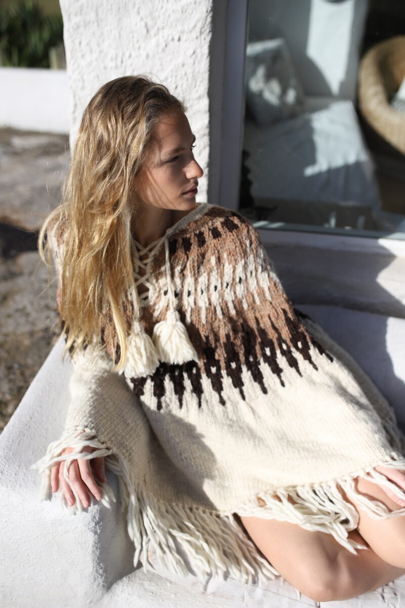 PONCHO BARILOCHE Crudo