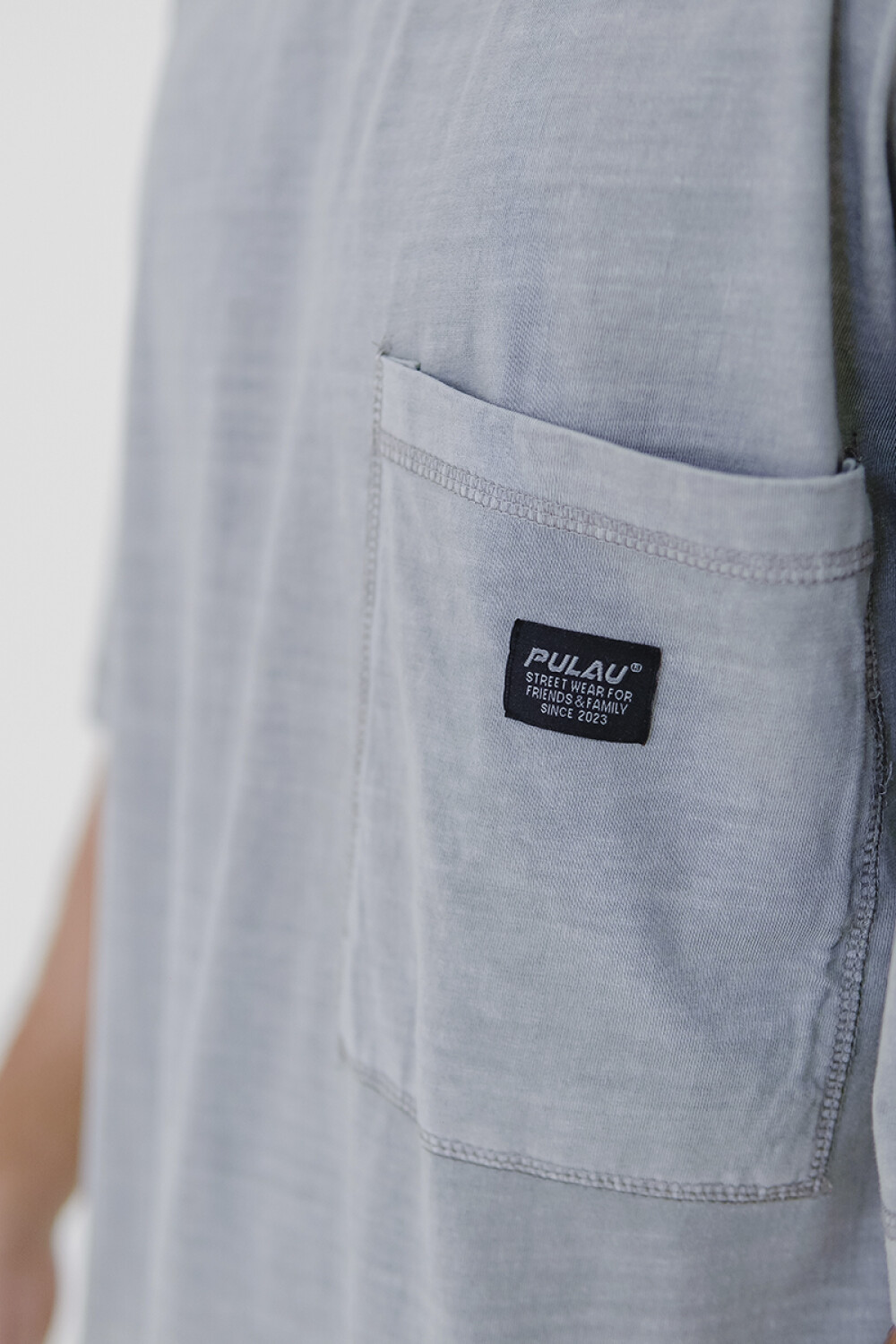 Remera Pulau Vanco Gris