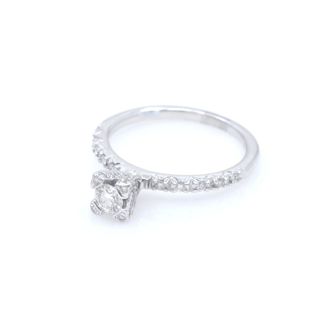 Anillo en oro 18k blanco y brillantes Anillo en oro 18k blanco y brillantes