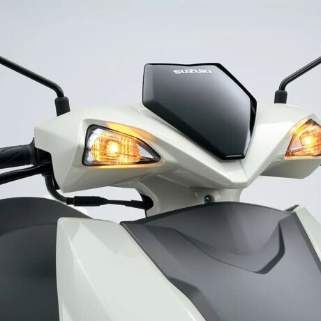 Suzuki Avenis 125 Gris