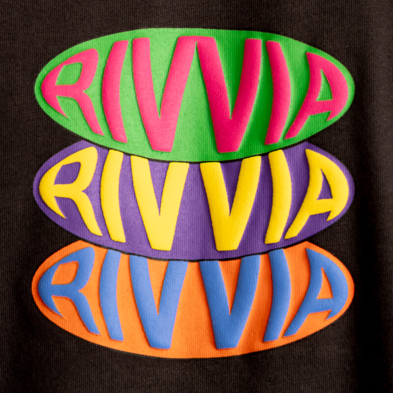 Remera Rivvia Pop Repeat - Negro Remera Rivvia Pop Repeat - Negro
