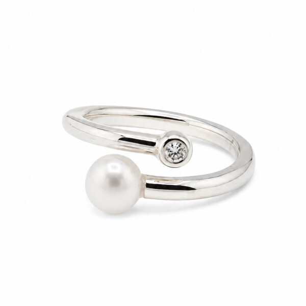 Anillo Isora de MOON en plata 925 con perla y brillante Anillo Isora de MOON en plata 925 con perla y brillante