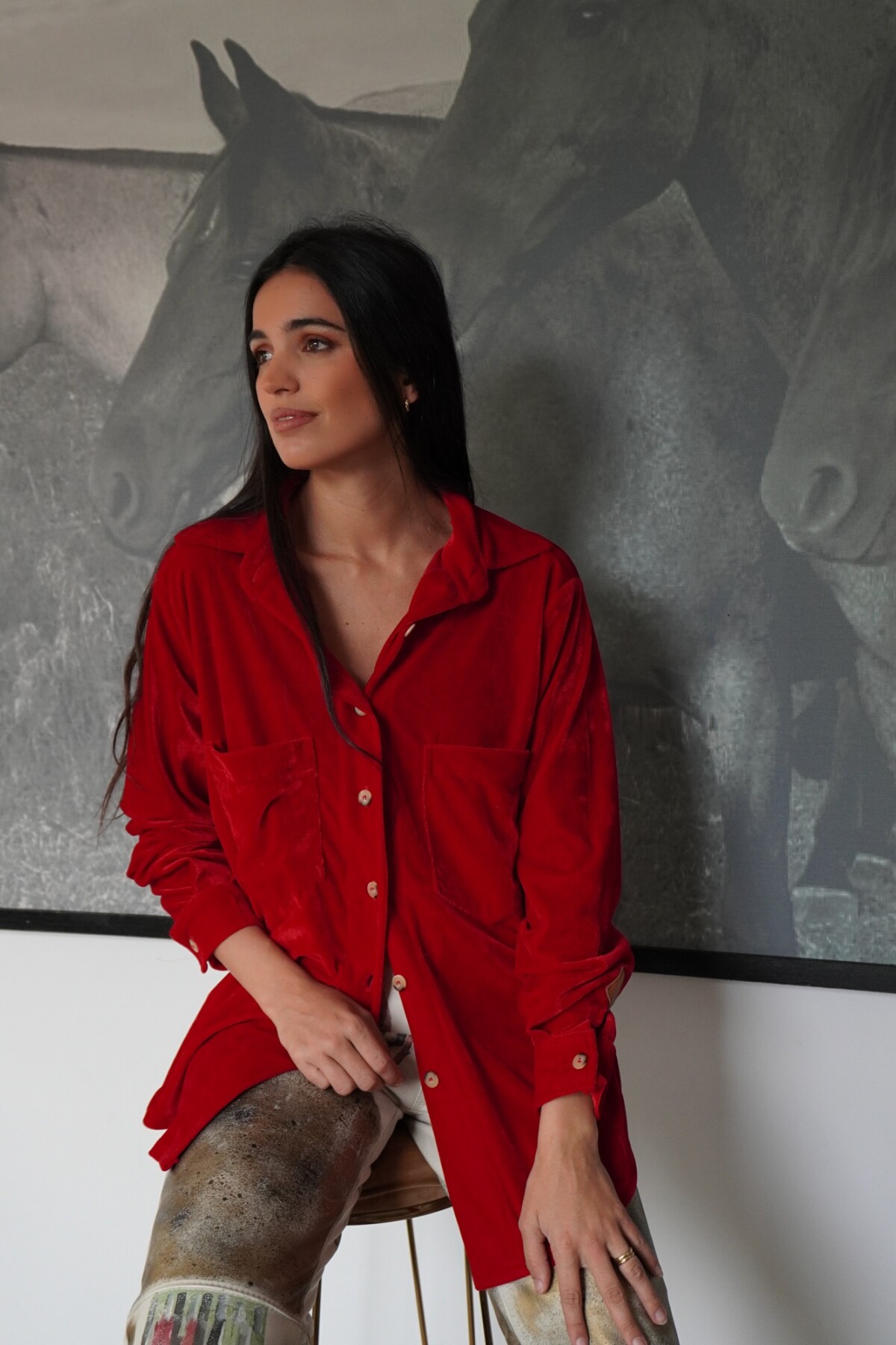 Velvet Shirt con Puño Rojo