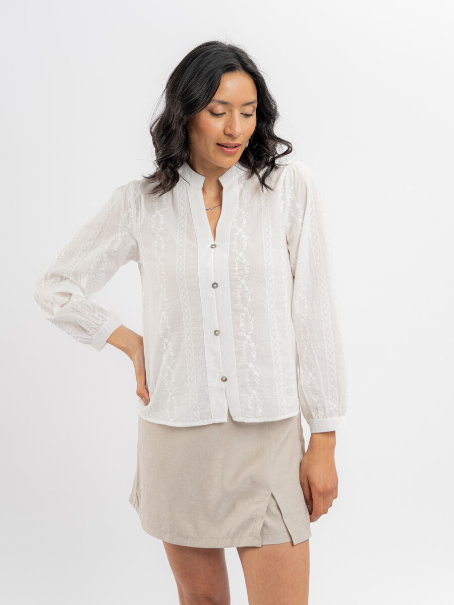 Blusa bordada kala 