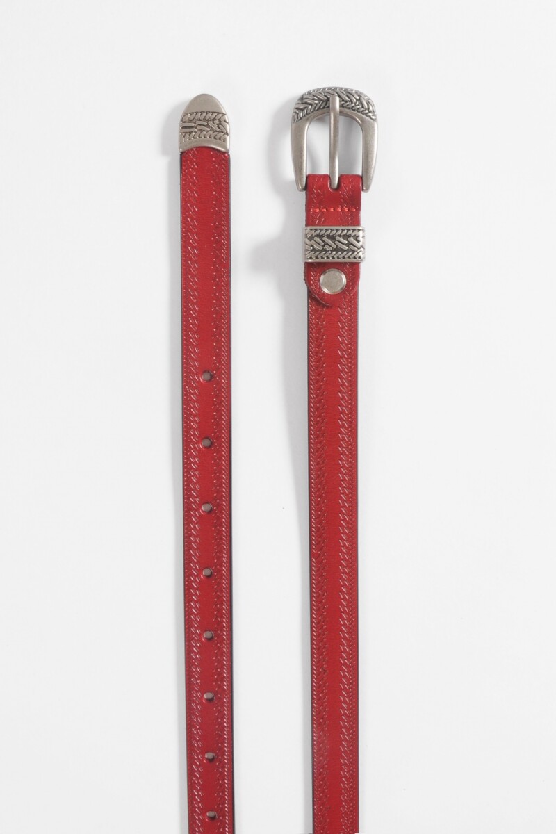 Cinturón labrado hebilla metálica bordo