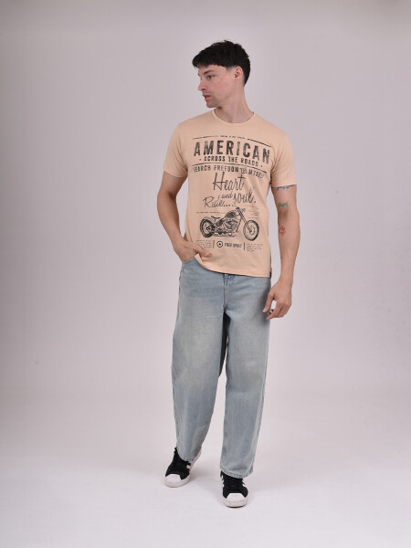 REMERA AMERICAN BEIGE (V)