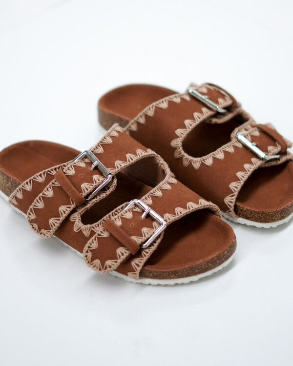 Sandalia Lucy camel