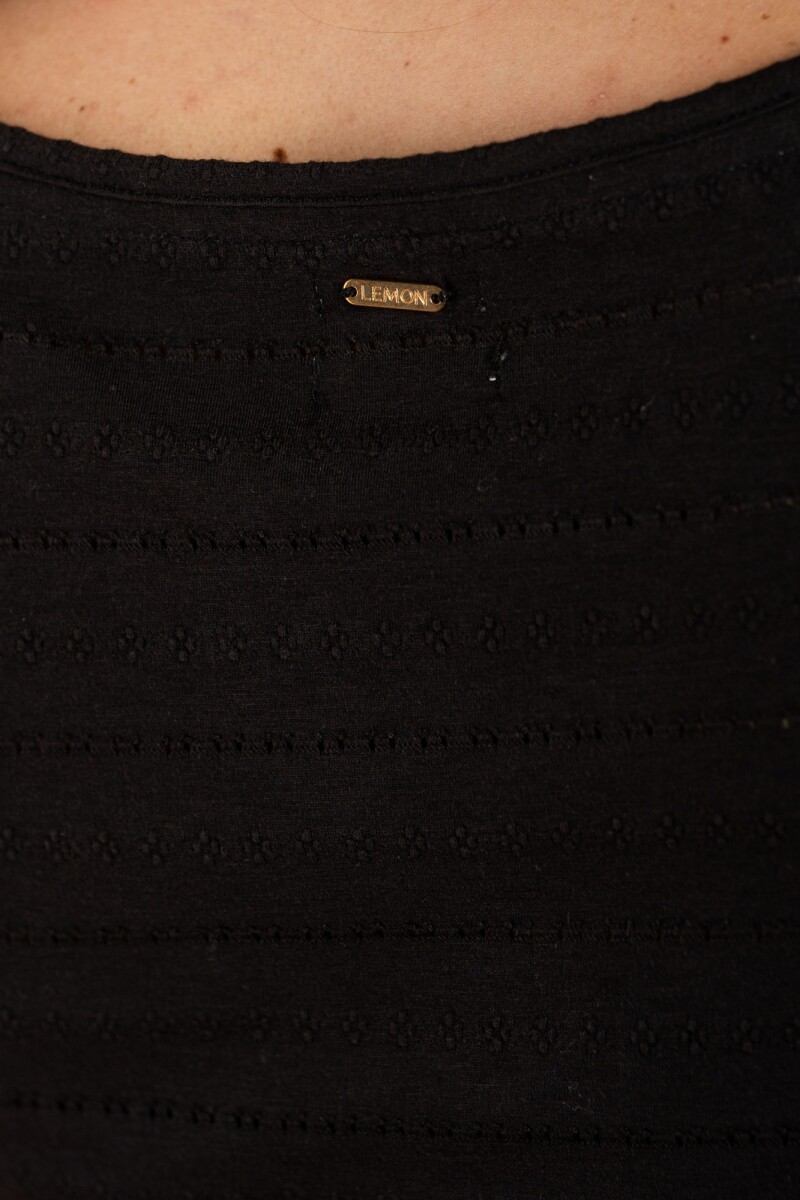 Remera Texturada Escote V Negro