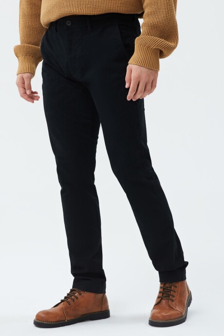 Pantalón Essential Khaki Skinny Gap Hombre True Black