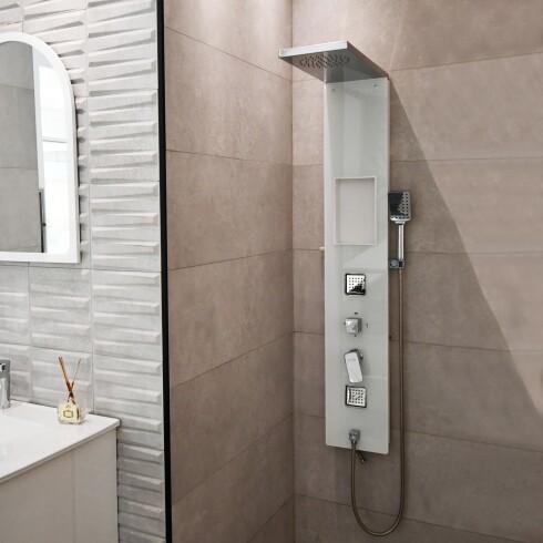 Panel De Ducha Con Hidromasaje Aqualia,Requiere Min 3.0Kg/Cm2 Presion Agua 000