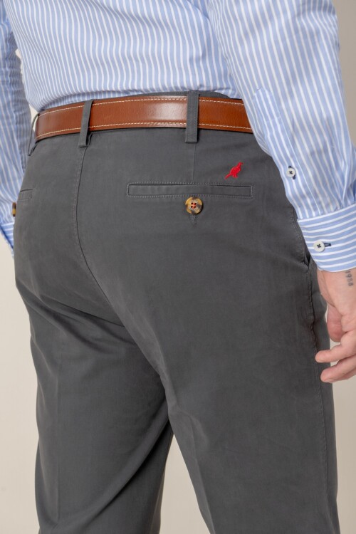 Pantalón gabardina classic fit Gris