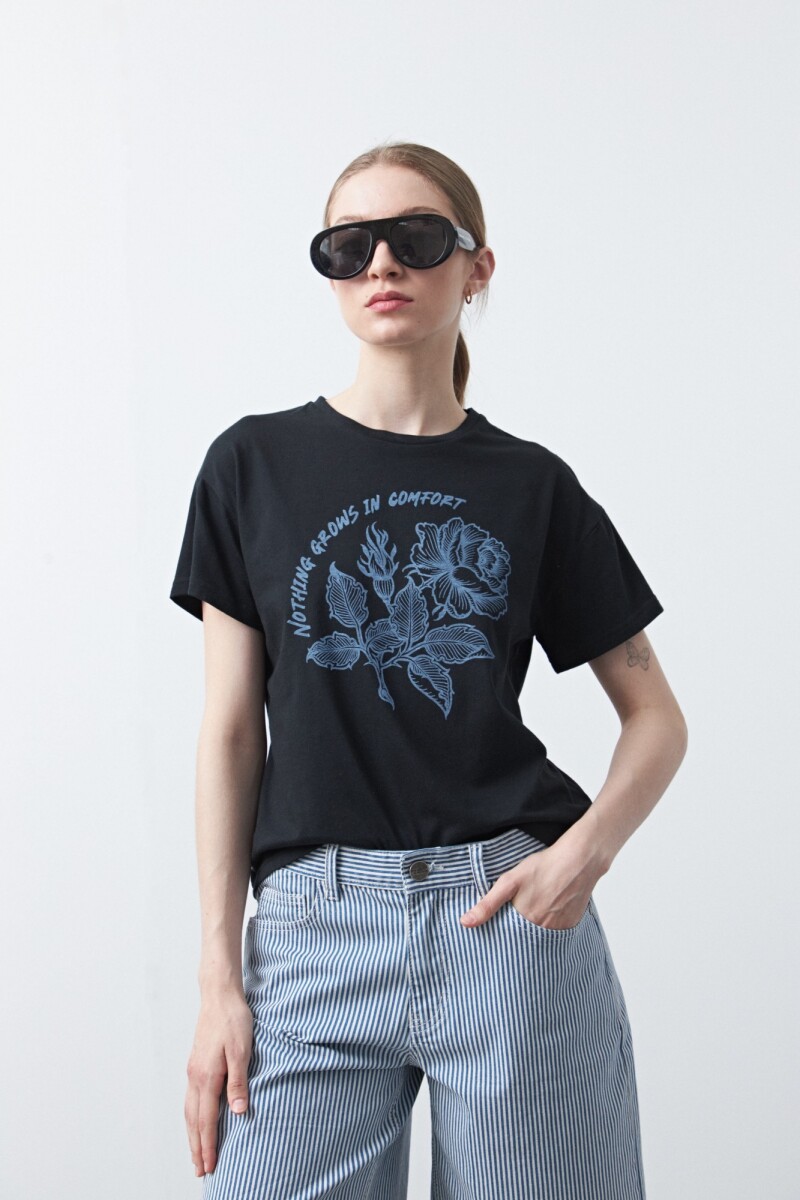 REMERA ABETO - Negro 