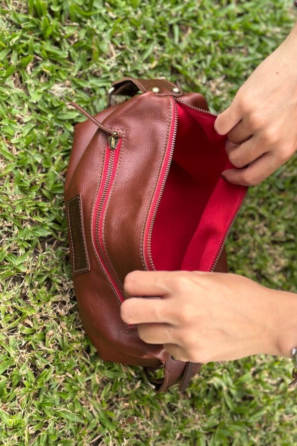 Necessaire de Cuero Caramel Red Zip