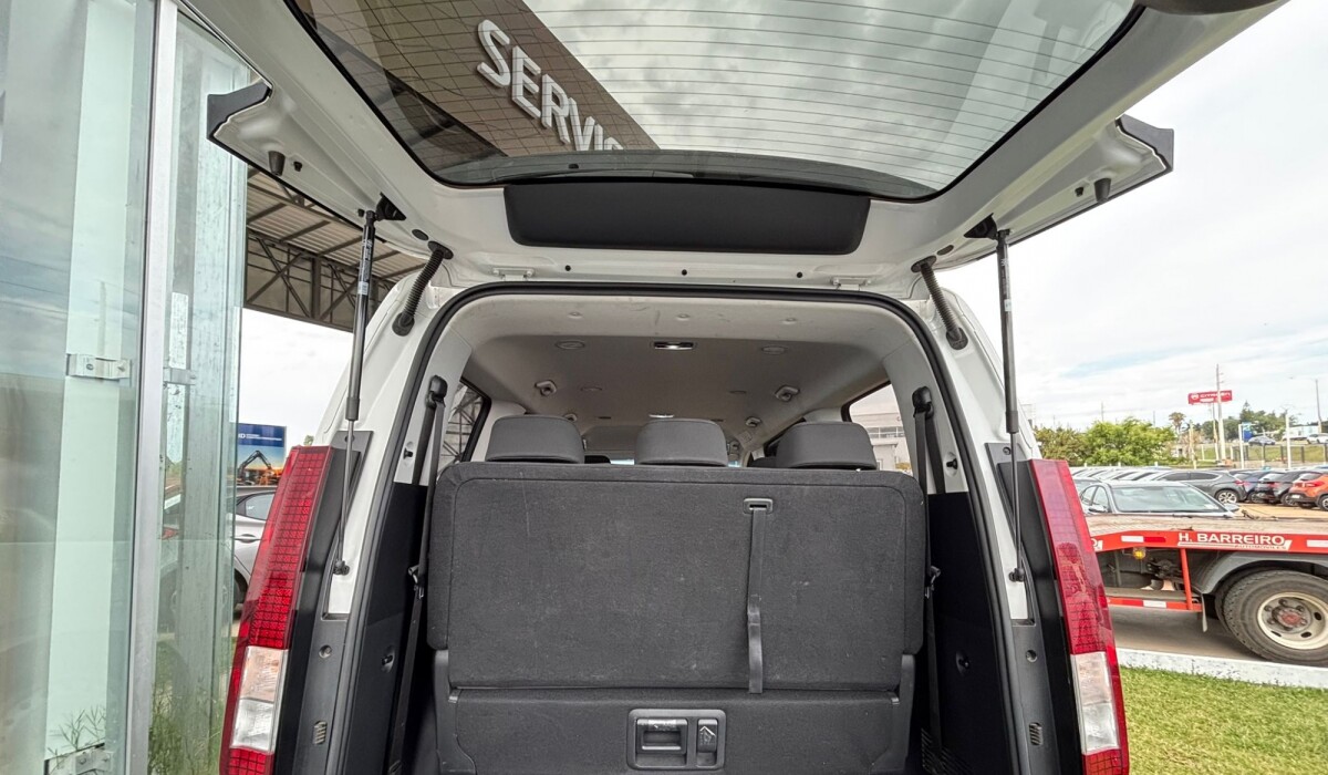 Hyundai H1 Staria Mbus 10Plz Diesel - 2023 Hyundai H1 Staria Mbus 10Plz Diesel - 2023