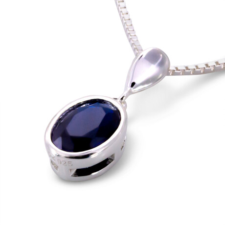 Conjunto de cadena y dije de plata 925 con circonia. Conjunto de cadena y dije de plata 925 con circonia.