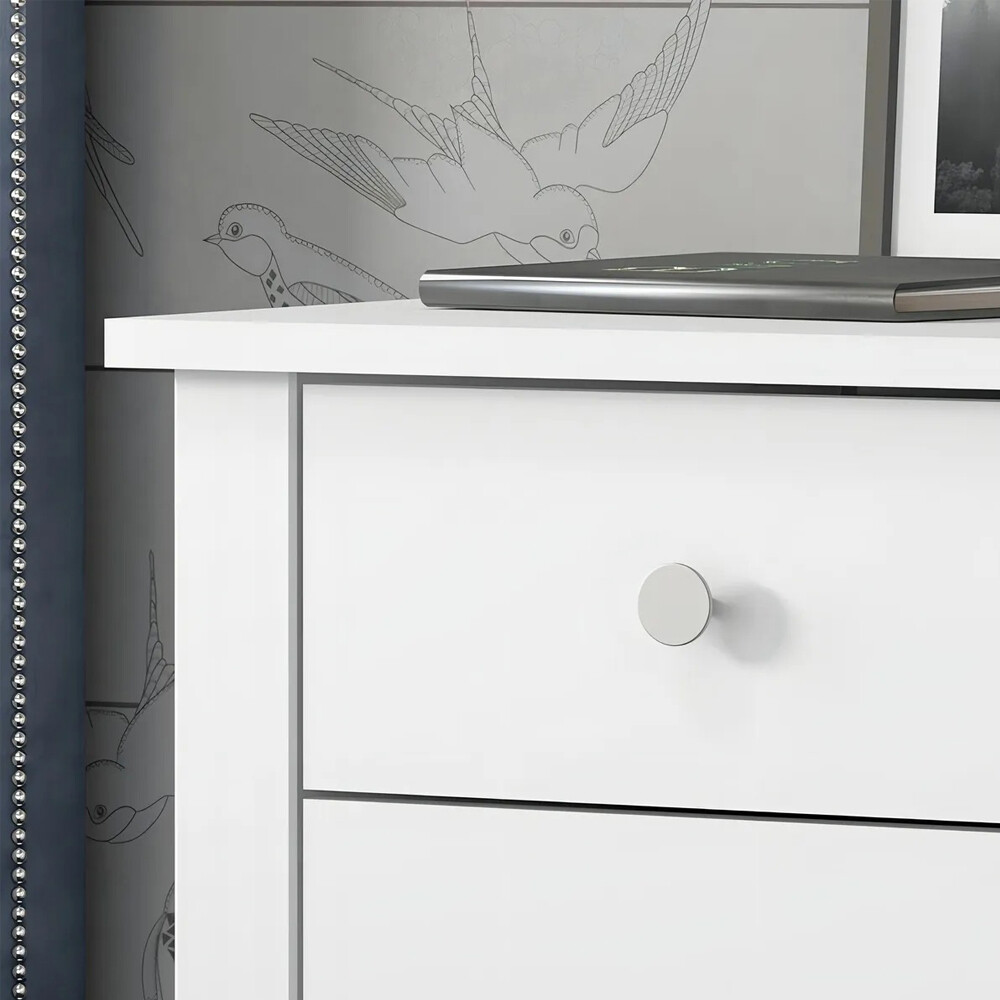 MESA DE LUZ O NOCHE TRES CAJONES CON PATAS MESA DE LUZ O NOCHE TRES CAJONES CON PATAS