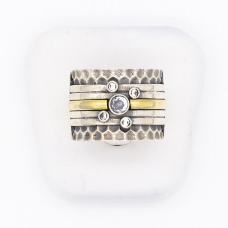 Anillo de plata 925, double en oro 18 ktes y circonias. Anillo de plata 925, double en oro 18 ktes y circonias.