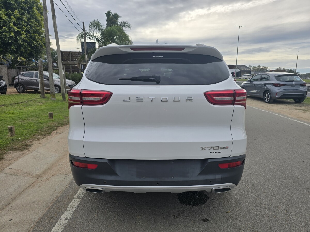 Jetour X70 Luxury 1.5T Extra Full | Permuta / Financia Jetour X70 Luxury 1.5T Extra Full | Permuta / Financia