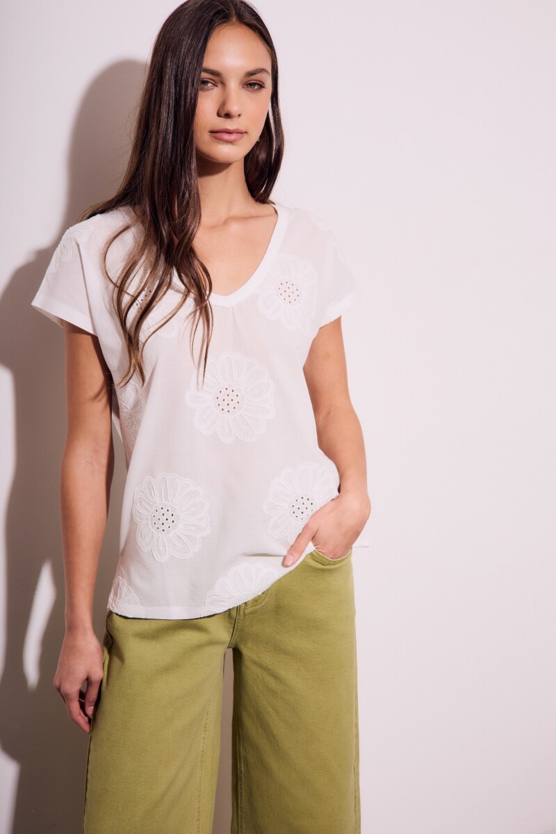 Remera Bordada Alodón Flame - Nácar 