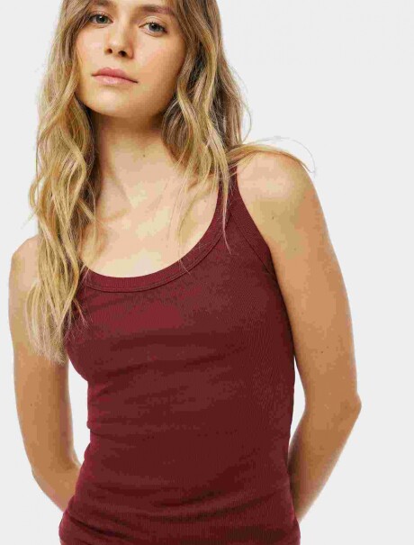 MUSCULOSA BÁSICA SLIM ROJO