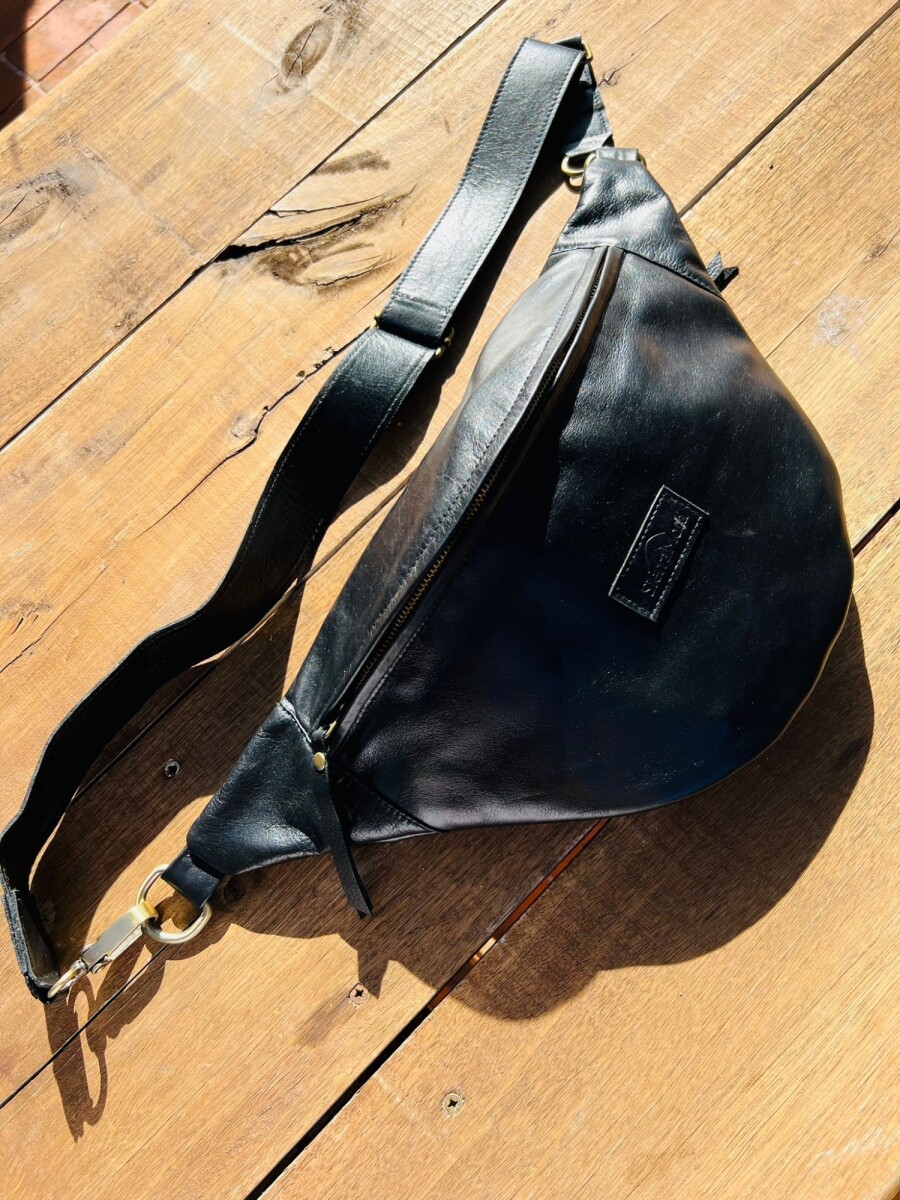 Leather Fanny Pack - Negro 