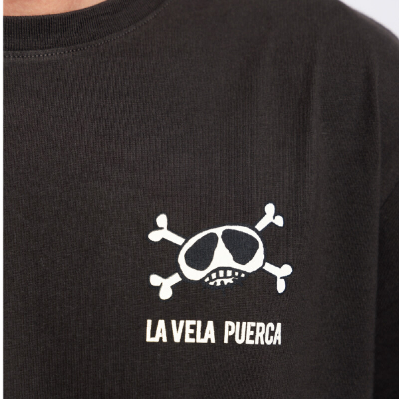 Remera La isla x La Vela - Calavera Remera La isla x La Vela - Calavera