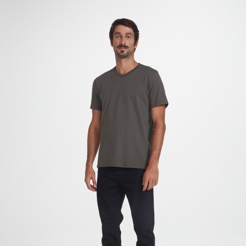 CAMISETA MM MASC GRIS OSCURO