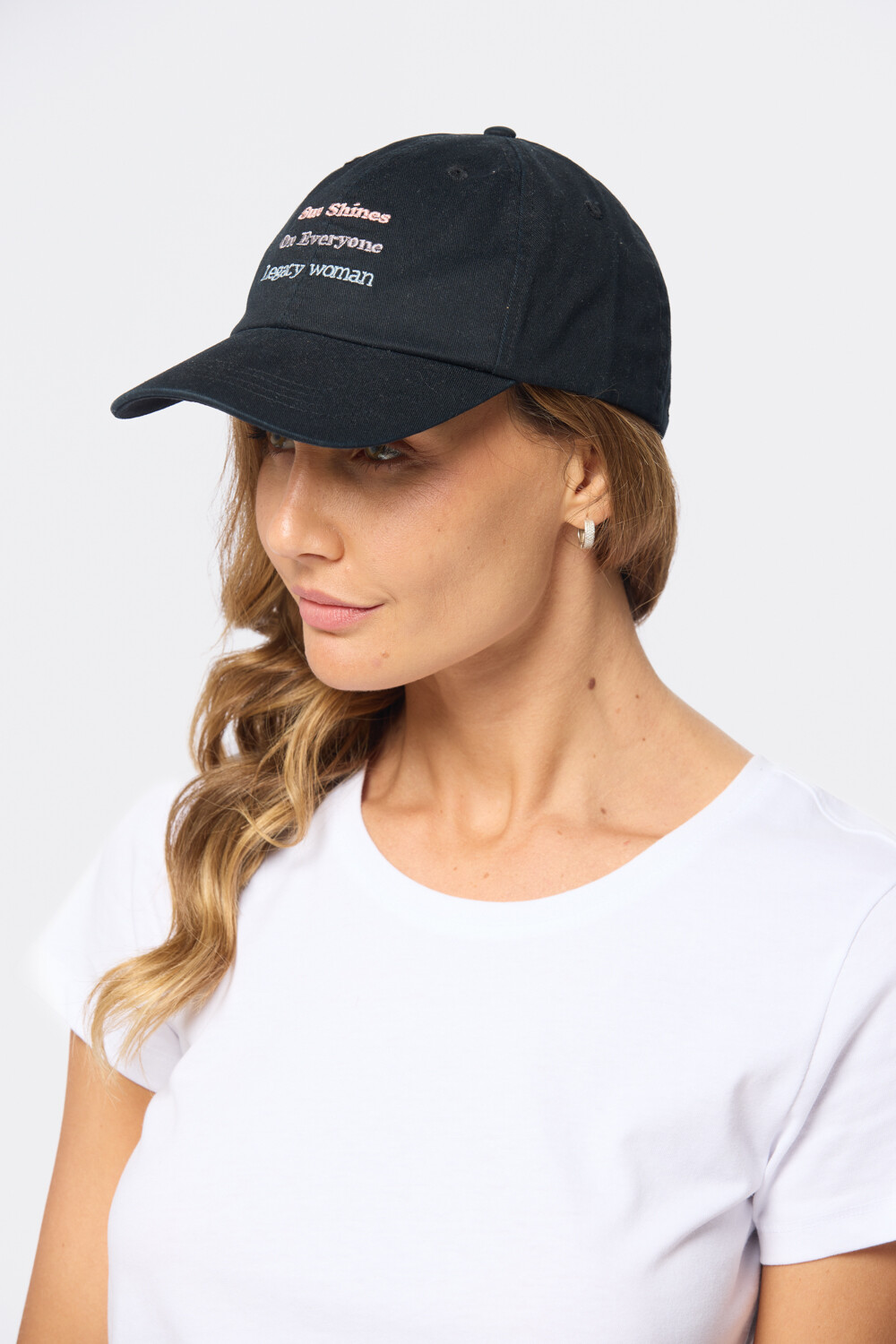 GORRO CON VISERA DE LONA Negro