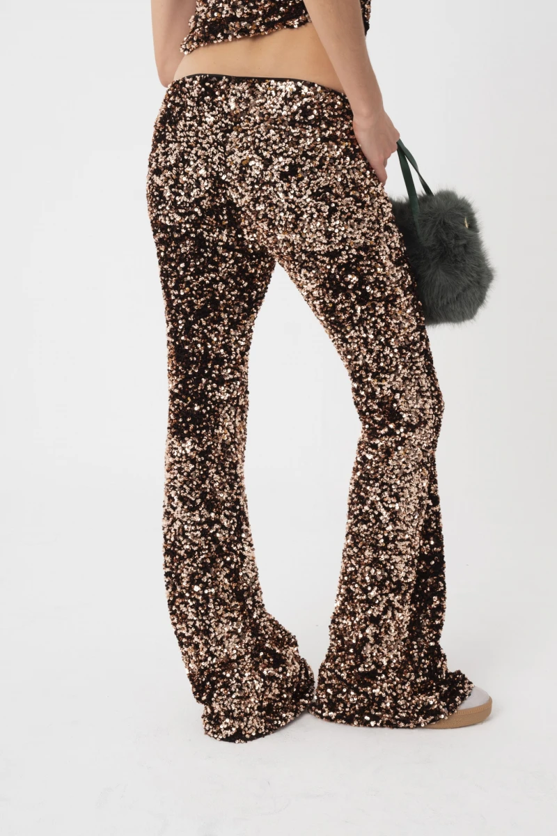 PANTALON FLARE DE LENTEJUELAS. Cobre