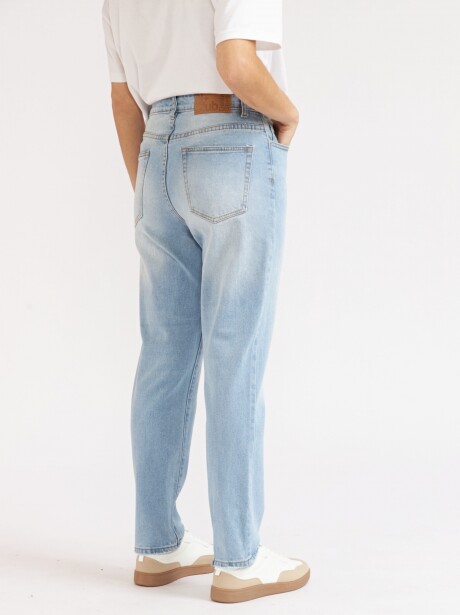 JEAN NIKA AZUL CLARO